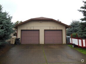 Building Photo - 1705 SE 23rd Ct