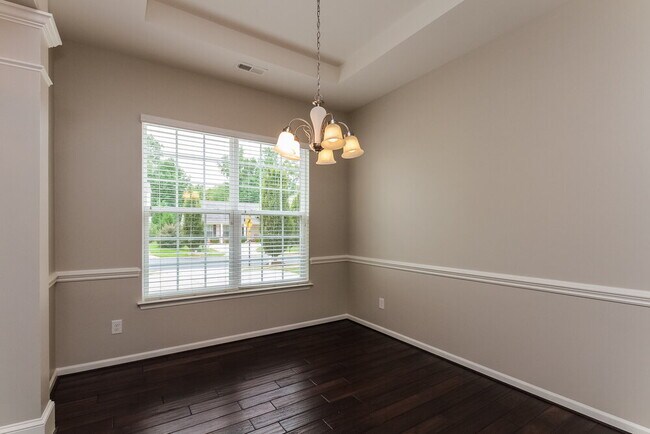 Foto del edificio - 17300 Hampton Trace Rd