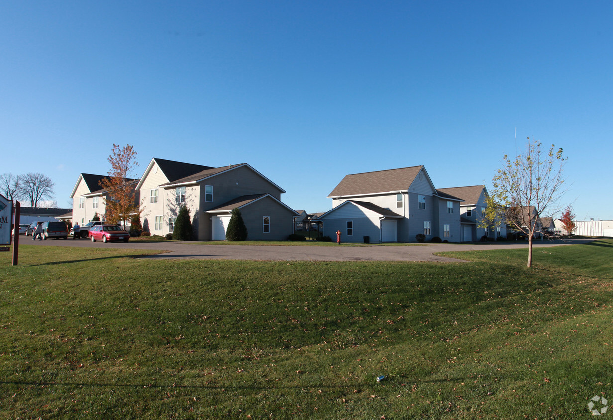 Building Photo - Trillium Green