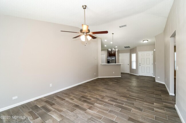 Foto del edificio - 6389 Rolling Tree Street