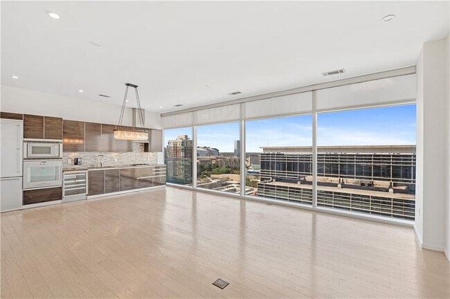 Foto del edificio - 45 Ivan Allen Jr Blvd NW