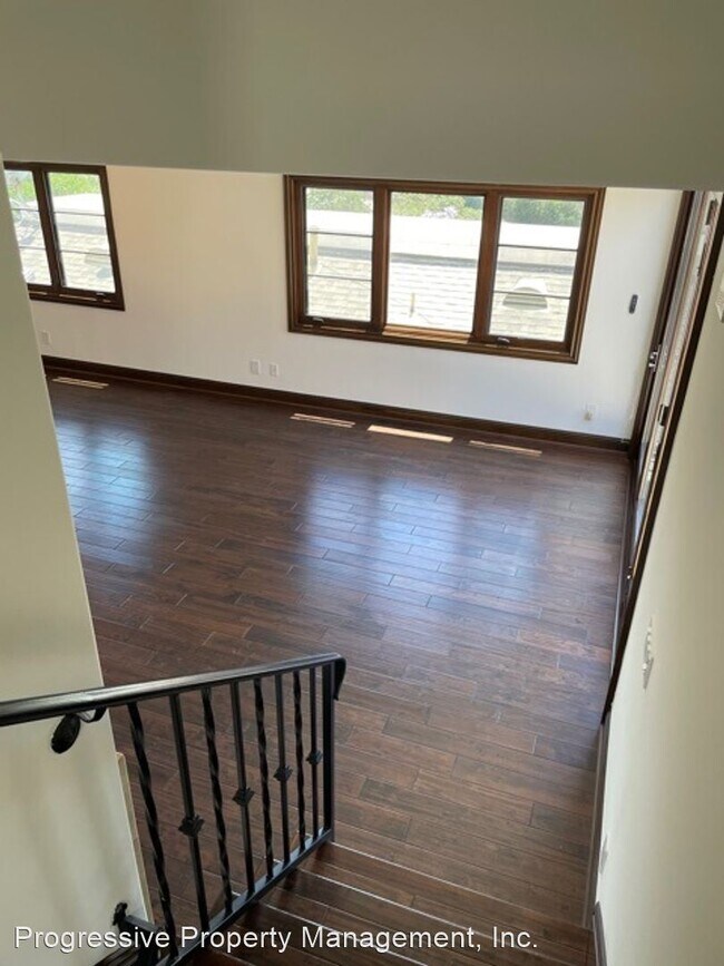 Building Photo - 3 br, 2 bath House - 402.5 Dahlia Avenue