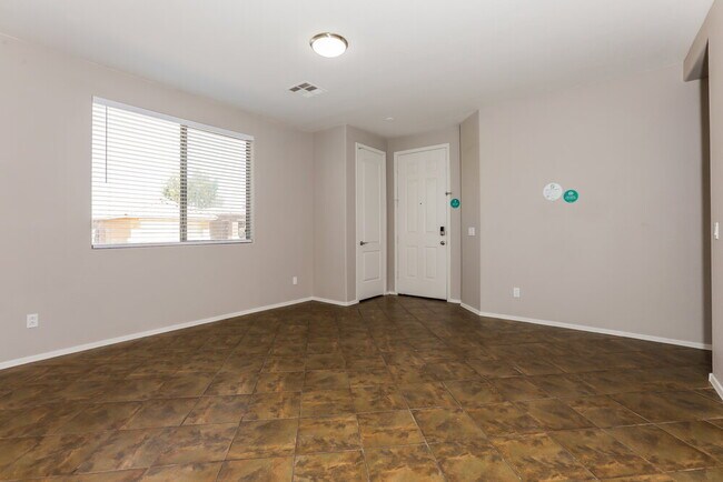 Foto del edificio - 45982 W Long Way
