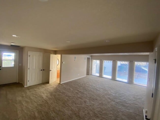 Building Photo - Large, Beautiful Home! Walking Distance to St. Mary's!