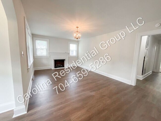 Building Photo - 426 Elm St