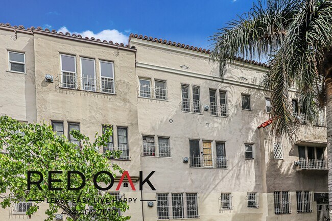 Foto del edificio - 706 N St Andrews Pl