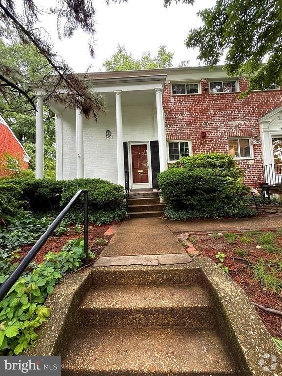 Building Photo - 3431 Martha Custis Dr