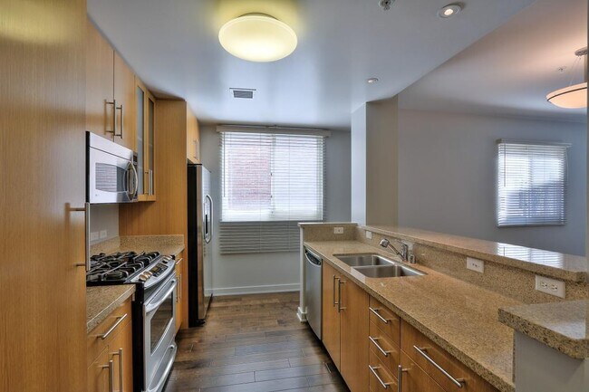 Foto del edificio - Beautiful 2 bed/2 bath Condo at The Globe ...