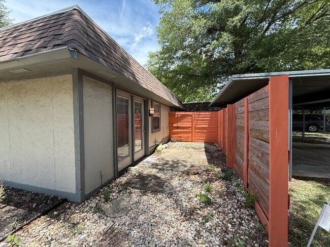 Building Photo - 5303 E 32nd Pl