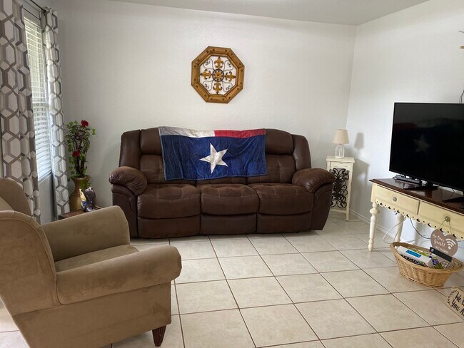 Foto del edificio - 6748 Trail Lake Dr