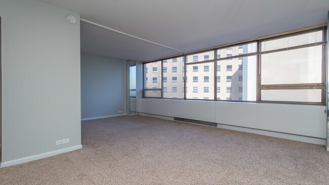 Building Photo - 2800 N Lake Shore Dr