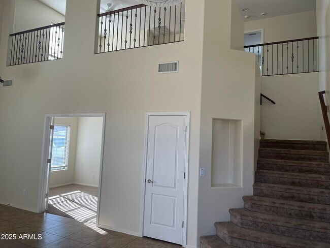Foto del edificio - 4816 S Emery Cir