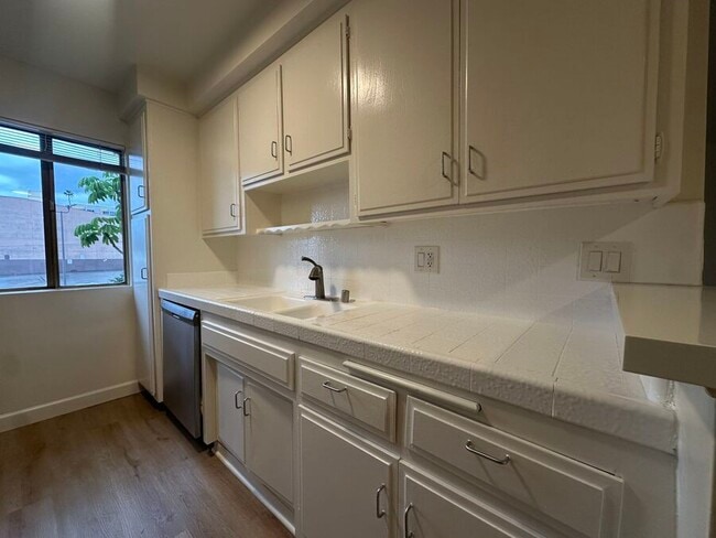 Foto del edificio - 1432 N Fairfax Ave