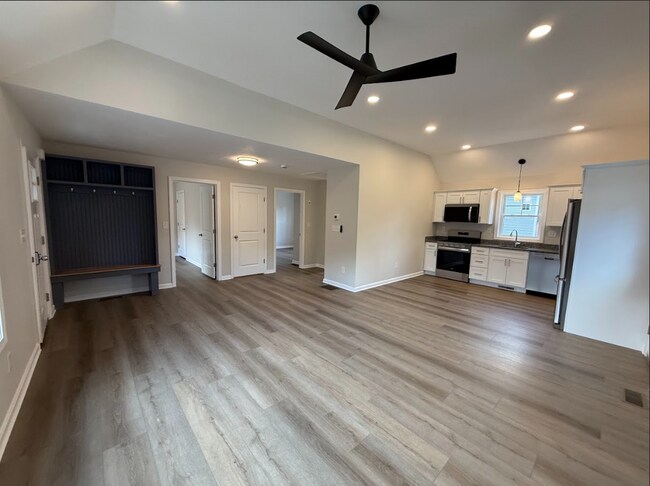 Foto del edificio - 265 Dunstable Rd