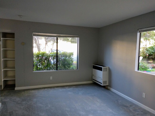 Foto del edificio - 100 Laurel Pl