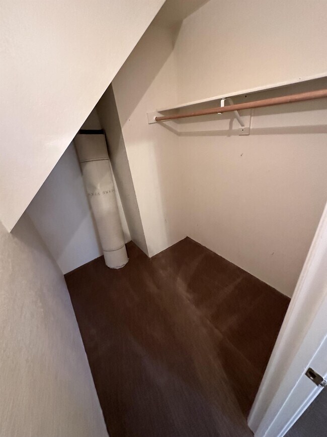 Building Photo - 2561 S Gravel Ln