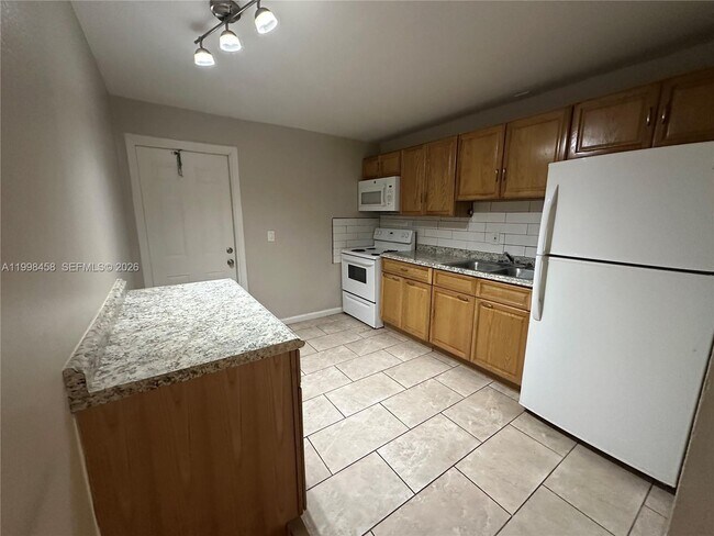 Foto del edificio - 5940 NW 20th St