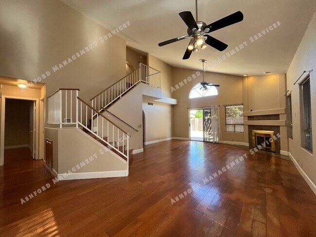 Building Photo - **COMING SOON** BEAUTIFUL 4 BEDROOM 3 BATH...