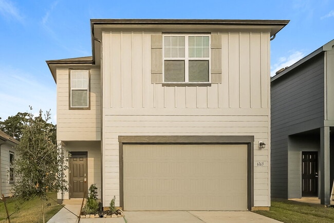 Building Photo - 6163 Pine Cir