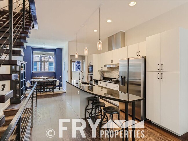 Foto del edificio - Furnished Townhome in RiNo