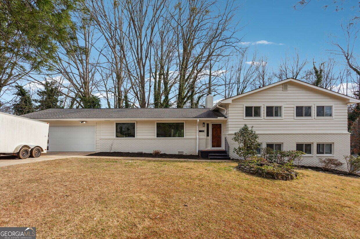 Primary Photo - 1176 S Enota Dr NE