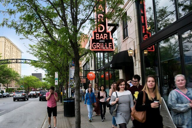 Foto del interior - 692 N High St