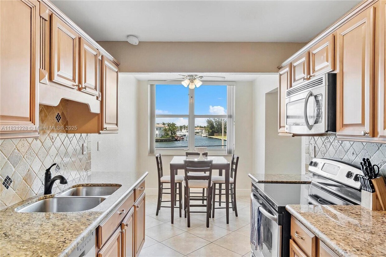Primary Photo - 1401 S Ocean Dr