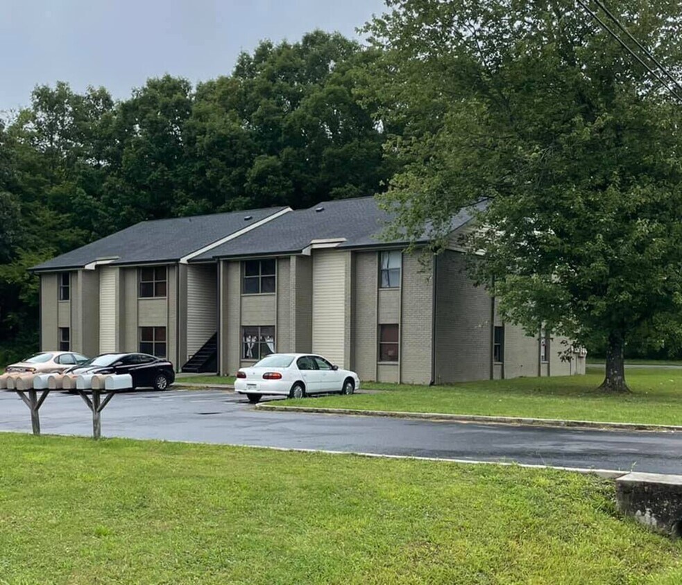 Building Photo - Parkwood Apartments