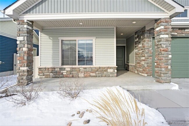 Foto del edificio - Spacious 4 Bedroom House in Green Valley R...