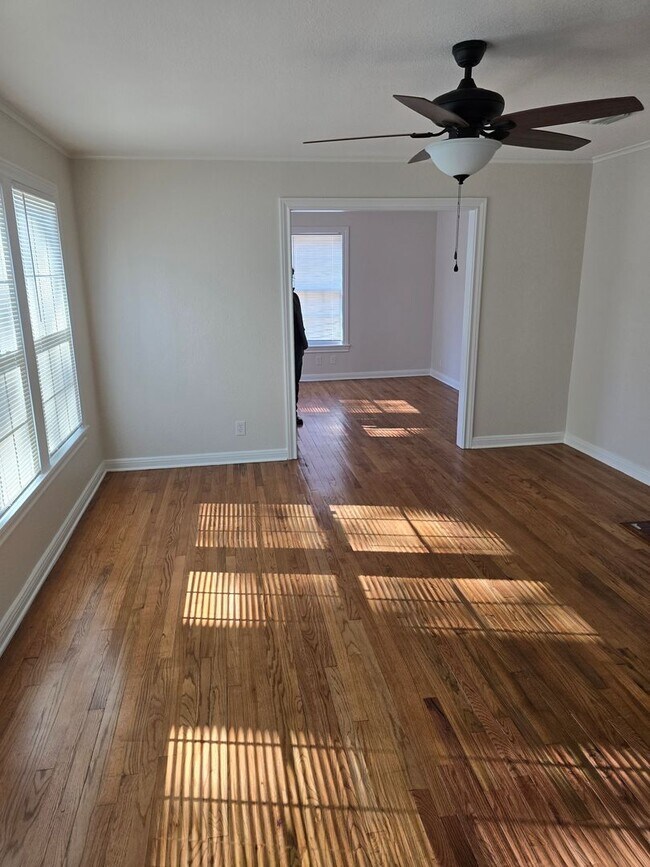 Foto del edificio - Broadmoor Historical  3 Bedroom 2 Bathroom