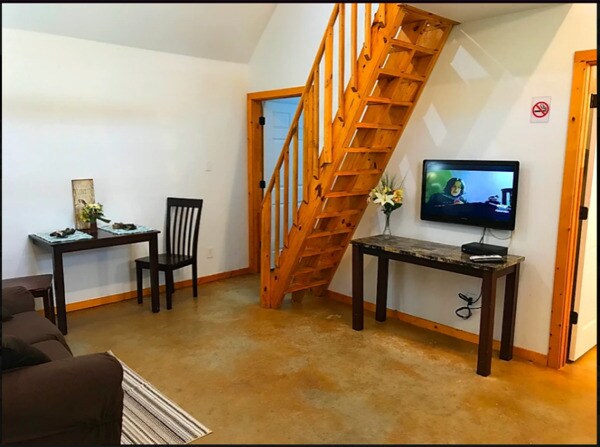Sala de estar - 403 Free Timber Ln