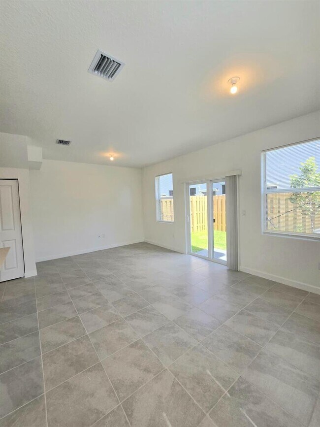 Foto del edificio - 1134 SE 2nd St