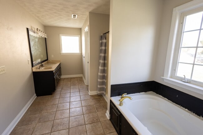 Building Photo - 108 Springfield Blvd