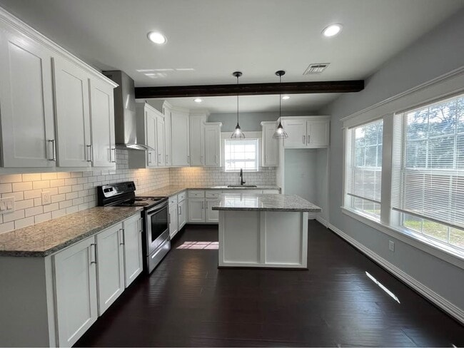 Foto del edificio - 20551 Canterbury Ln