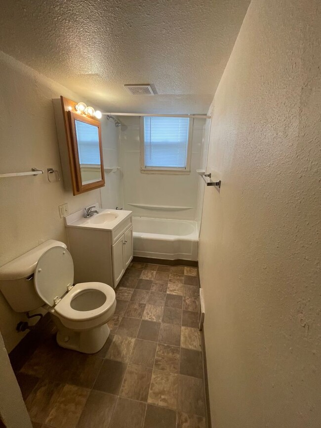 Building Photo - 1 Bed 1 Bath