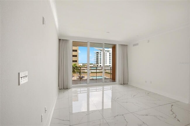 Foto del edificio - 1350 Main St