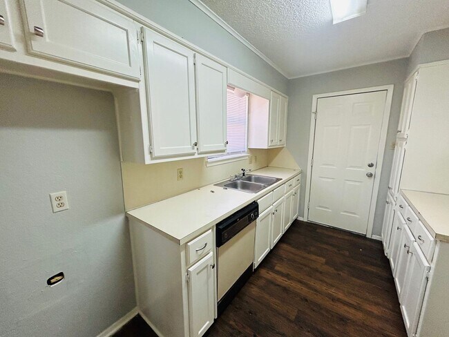 Foto del edificio - 324 Mill Creek Cir