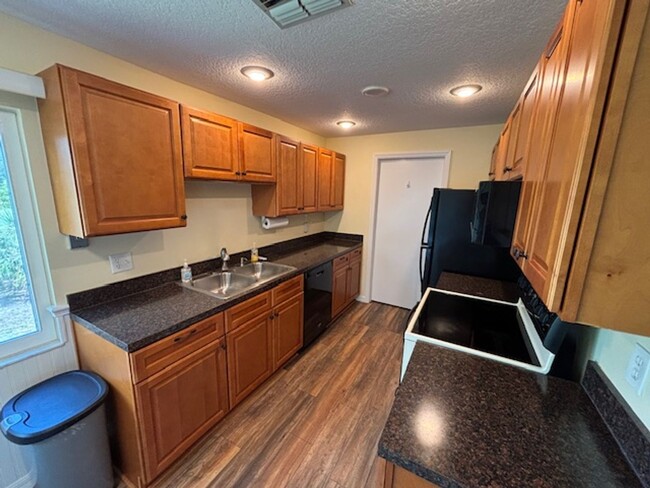 Building Photo - Serene 2 Bed 2 Bath Condo in The Heather