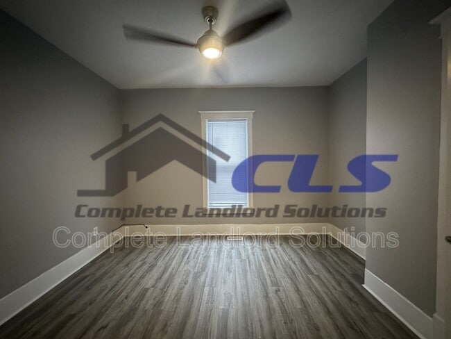 Building Photo - 1507 5th Ave