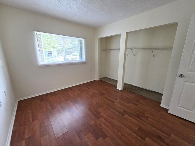 Foto del edificio - 1068 Benoist Farms Rd