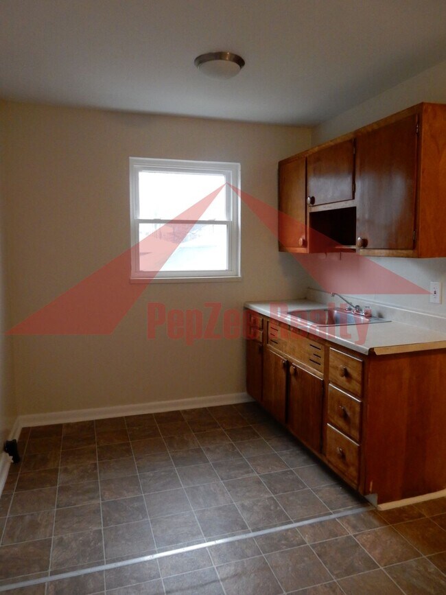 Building Photo - 59 Bennington Dr