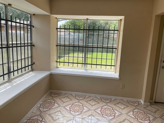 Foto del edificio - 3 bedroom / 2bath home in Southwest Houston.