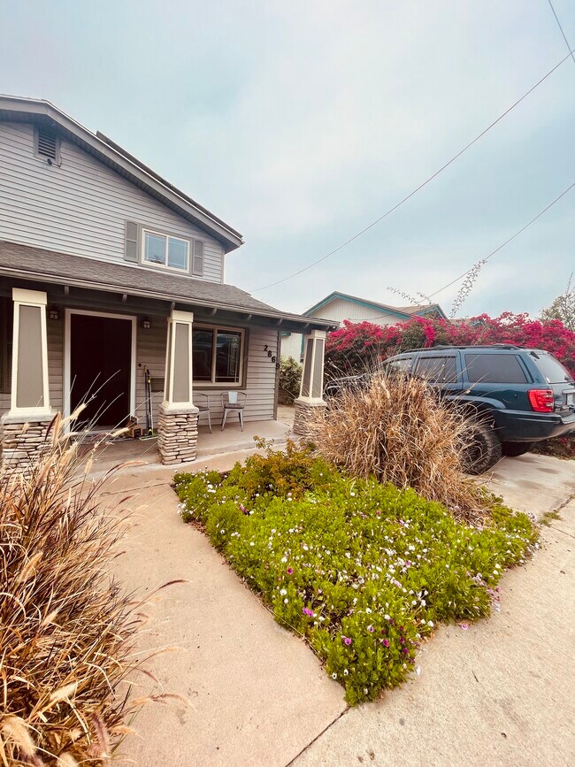Building Photo - 2869 Ulric St