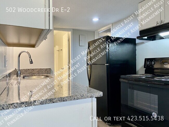 Foto del edificio - 502 Woodcreek Rd