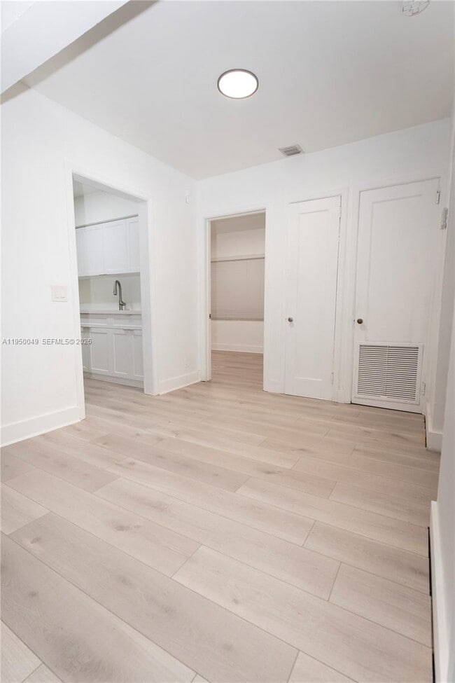 Foto del edificio - 111 SW 31st Ct