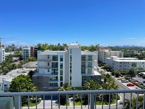 Building Photo - 10350 W Bay Harbor Dr
