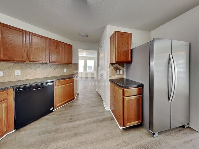 Foto del edificio - 16843 Blackberry Lily Ln