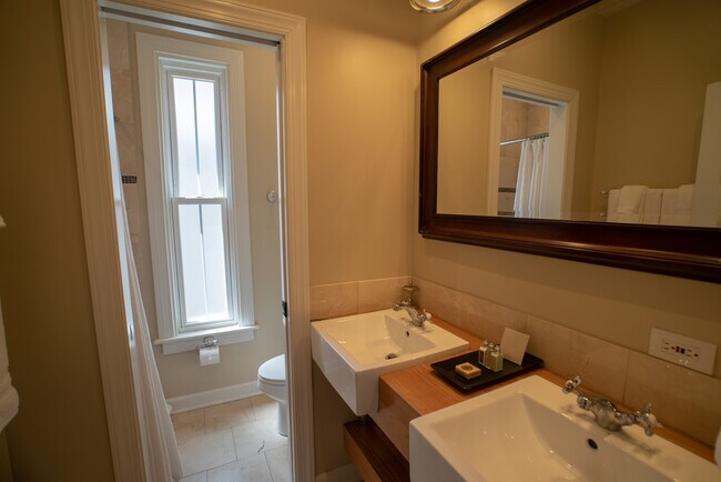 Foto del edificio - 3238 N Hoyne Ave