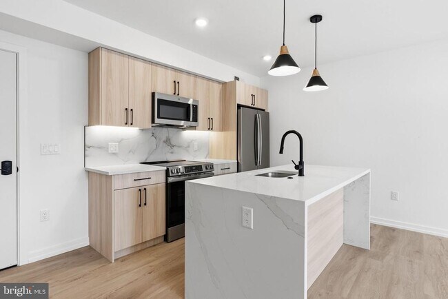 Building Photo - 209 New St