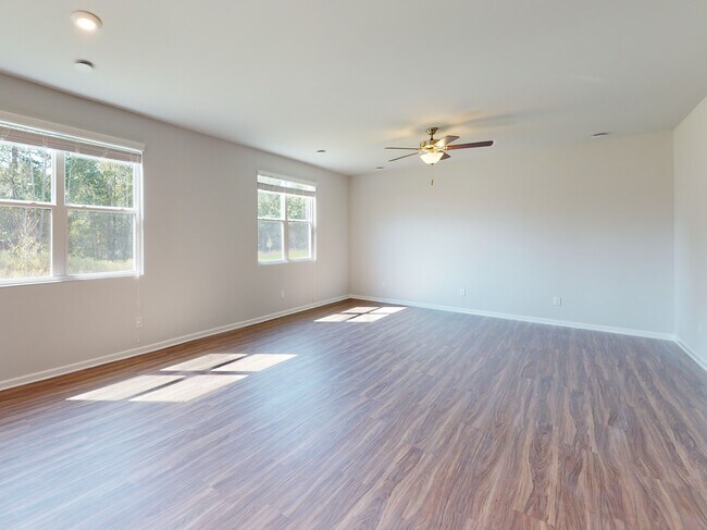 Foto del edificio - 75 Hackberry Avenue